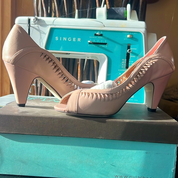 NYLA rose gold/pink heels, size 8 - Picture 1 of 5